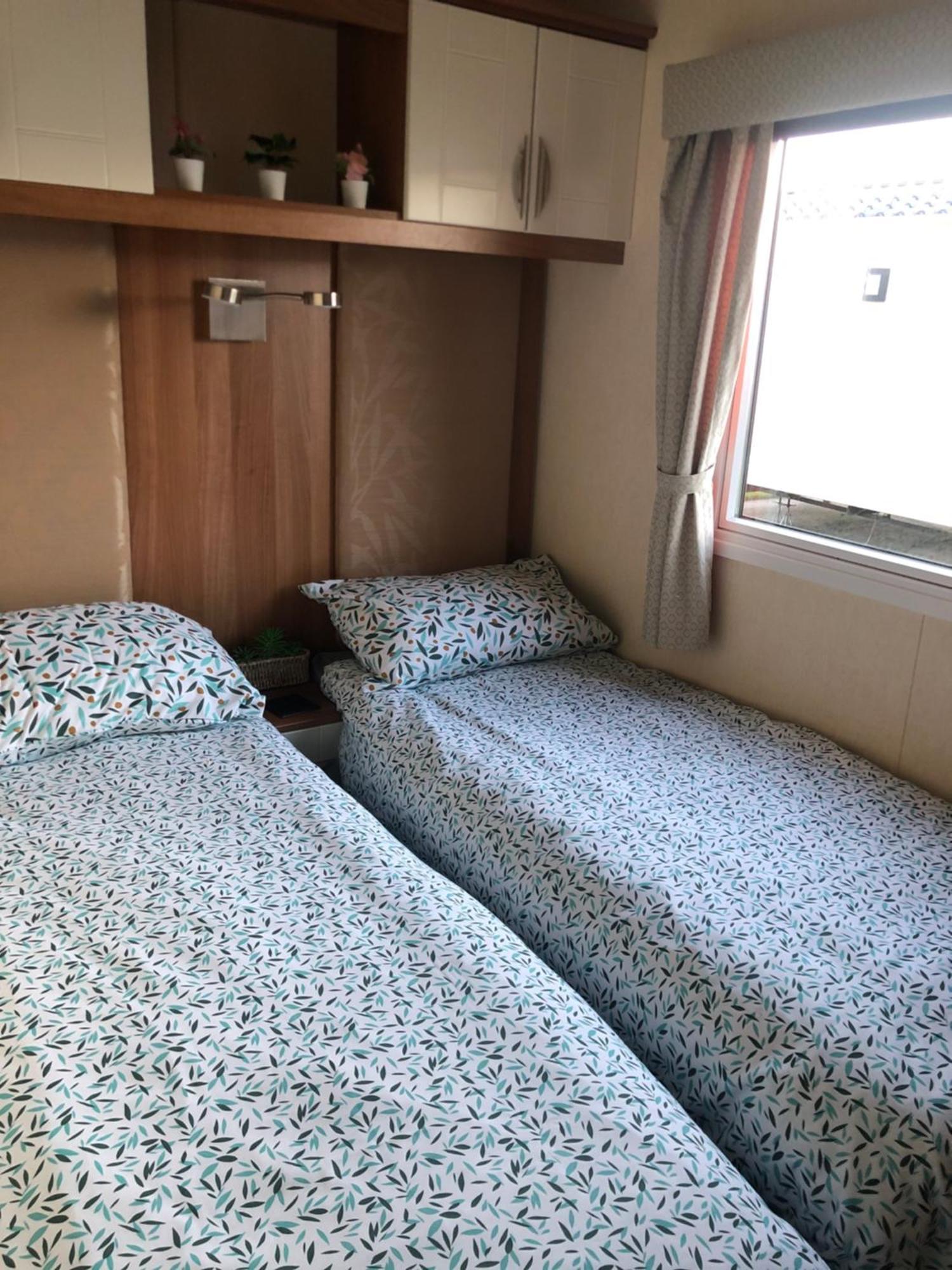 Two X 8 Berth Static Caravan On Lyons Robin Hood Rhyl North Wales Meliden Dış mekan fotoğraf