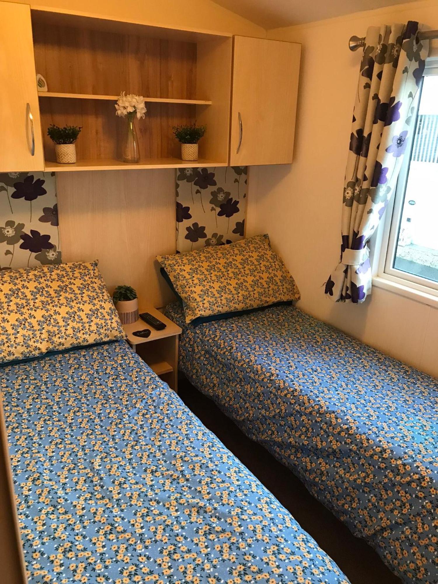 Two X 8 Berth Static Caravan On Lyons Robin Hood Rhyl North Wales Meliden Dış mekan fotoğraf